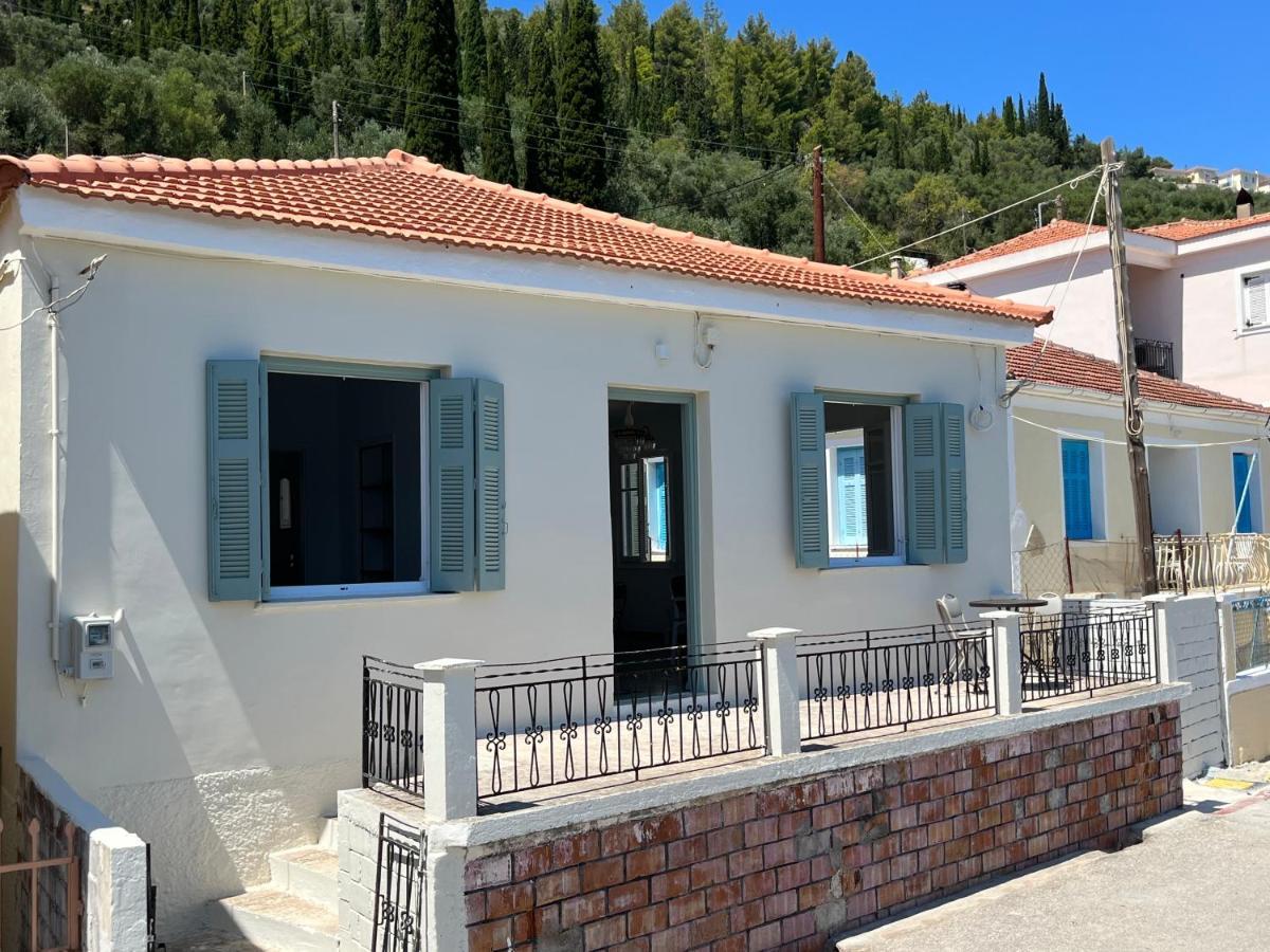 Modern Cottage On The Sea Vathy  Bagian luar foto