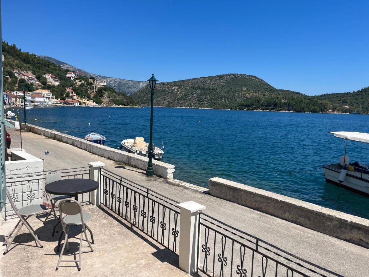 Modern Cottage On The Sea Vathy  Bagian luar foto