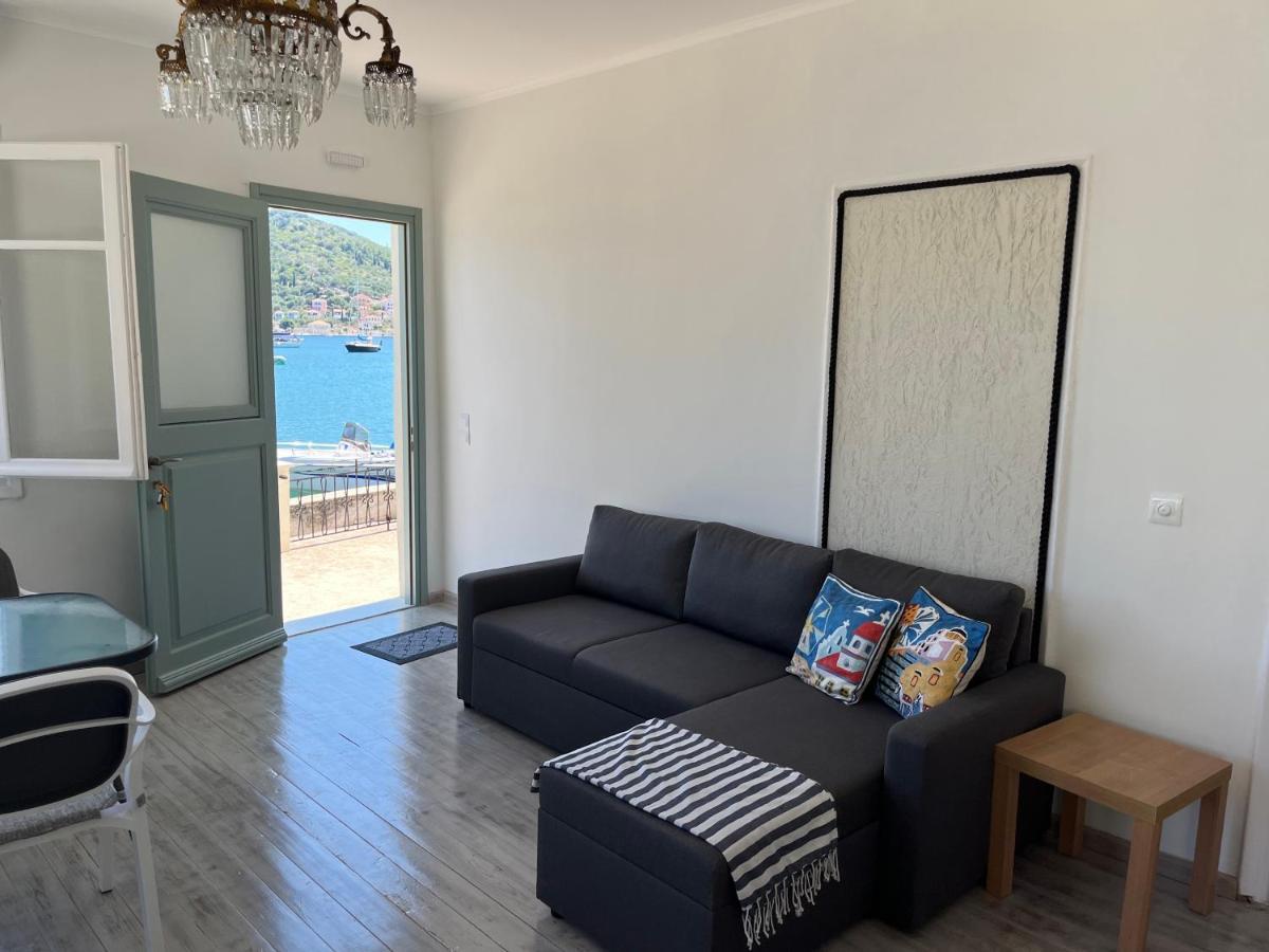Modern Cottage On The Sea Vathy  Bagian luar foto
